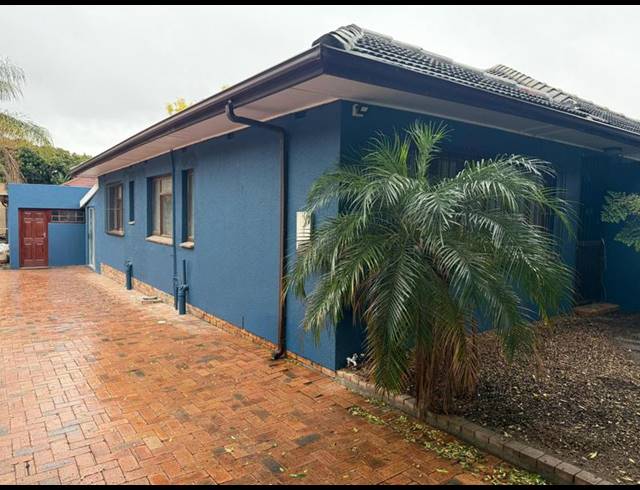 5 BEDROOM HOUSE FOR SALE IN BOSTON